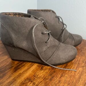 Penny Lave Up Wedge